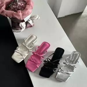 여성 4컬러 더블 리본 포인트 스트랩 미들샌들 미들힐