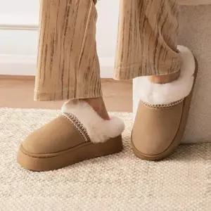 [다잇템] 여자 자수 트리밍 FW 퍼 포인트 슬리퍼