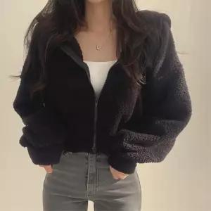 여성 오버핏 크롭 양털뽀글이 후드 집업자켓 바캉스룩