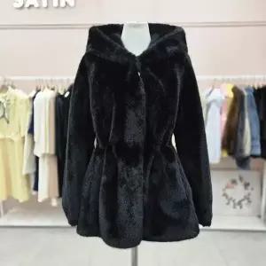 [샤틴]후드넥 페이크 퍼 스트링핏 코트S254C004A11