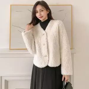 여자 금장버튼 겨울 연말룩 브이넥 뽀글이 자켓