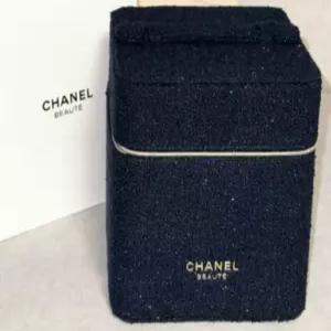 샤넬 홀리데이 사각 핸들 수납함