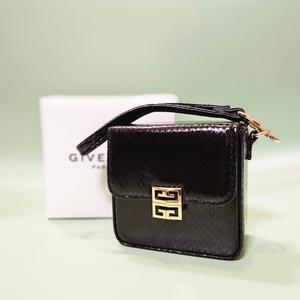 [백화점즉시입고/당일보냄] 지방시 쿠션 미니 블랙 파우치 꾸뛰르 new 블랙 뷰티 화장품 가방 리미티드