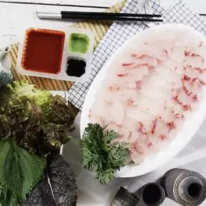 서천 자연산 광어회 회+뼈+양념장+(매운탕채소)