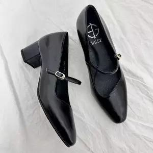 [하프클럽/카멜브라운]지쎄수제화 천연소가죽 세라 웨이브 메리제인 펌프스