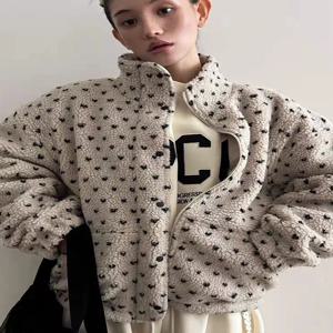 패셔너블한 스탠드 칼라 하트 프린트 따뜻한 양털 재킷 여성용 겨울 신상품 에이지리스 다용도 코튼 코트 한국 스타일 루즈핏