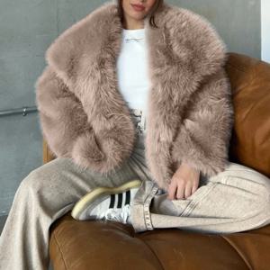 여성용 화이트 숏 코트 인조 모피 재킷 큰 턴다운 칼라 오픈 스티치 긴 소매 스트레이트 핏 캐주얼 가을 겨울 2025