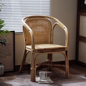 발코니 레저를 위한 단일 소파를 가진 노인에 의하여 길쌈되는 등받이 의자를 위한 인도네시아 자연 등나무 안락 의자 가정 가구