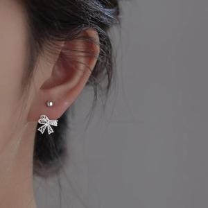 [다잇템] 여자 리본 쁘띠 펀칭 하트 피어싱 여성스러운 실버 귀걸이_18666950_588872