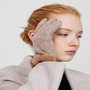 액세서리 [[25FW]] DCGV5F244I2 [여성장갑]베이지 울 밍크폼폼 스마트폰터치 장갑