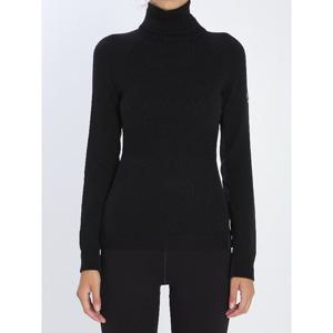 몽클레어 버진 울 하이 칼라 스웨터 K20989F00003 A9462 999