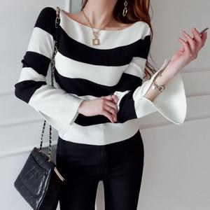 [금찌] 듀 입술 소매 트임 티 ST3734T