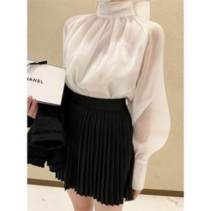 루즈핏 새틴 하이넥 리본 시스루 퍼프 소매 블라우스