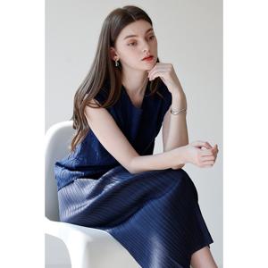 [요이츠]엠브로이더리 플리츠 프렌치 블라우스_YJ05WNPBL02_NY1