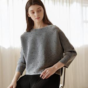 [요이츠]벨벳 글리터 비즈 플리츠 블라우스_YJ10WNPBL05