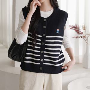 [올리비에스클로젯] 라운드 자수 단가라니트조끼_O2512KV036D