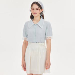 FOCUS  레이스 배색 카라 엠보 블라우스 PBBF5M1BL5041