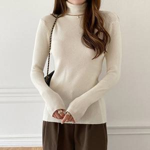 [올리비에스클로젯]슬림핏 잔골지 폴라 니트_O2512KN068D