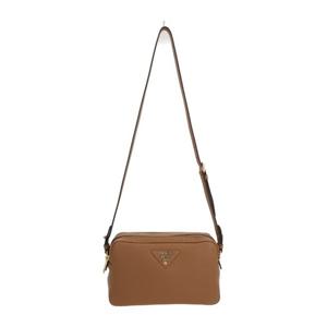 프라다 라이트 브라운 그레인드 가죽 크로스바디 백 1BH082VDNM