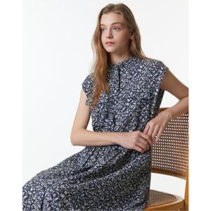 아떼 바네사브루노 25SS 스테디셀러 네이비 패턴 면혼방 민소매원피스 WVDR5B721N2