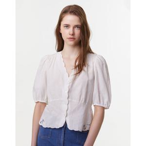 아떼 바네사브루노 25SS 스테디셀러 화이트 자수장식 면혼방 반팔블라우스 WVBL5B747WT