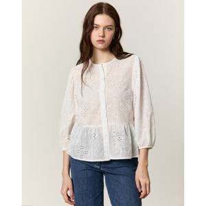 아떼 바네사브루노 25SS 스테디셀러 화이트 펀칭배색 면 7부소매블라우스 WVBL5B223WT