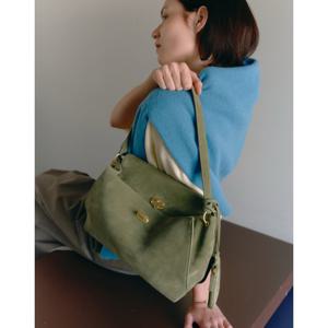 [질스튜어트]JABA6E114E2 [AUBE] 이태리스웨이드 오브 장식 숄더백 M 마차그린