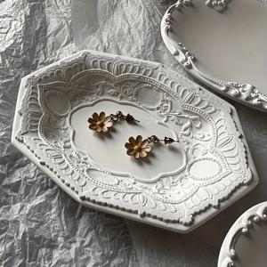 TEMU 1개 세련된 유럽 스타일 레진 주얼리 디스플레이 트레이 - 반지, 귀걸이, 목걸이 구획 포함, 웨딩, 파티, 주얼리 보관 및 사진 소품용, 내구성 있는 아트리스틱 보드, 비식품용|귀걸이|목걸이|링귀걸이