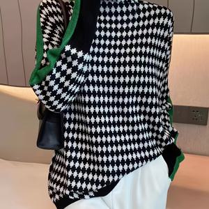 TEMU 여성용 우아한 하운드투스 컬러블록 고목선이 니트 - 검정 & 흰색에 그린 대비, 소매가 신축적인 풀오버, 레귤러핏 가을 겨울 캐주얼&포멀룩 웨어로즈, 시즌별로 활용하는 사무복, 편안한 폴라단면의 부드러운 원단으로 제작된 전문직 여성들에게 추천되는 탑