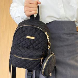 TEMU 여성용 경량 컴팩트 백팩 - 코인 지갑 포함, 미니 데이팩, 조절 가능한 스트랩, 지퍼 클로저, 프론트 포켓 - 나일론 컬리지/커뮤터 가방, 학생 및 직장인을 위한 여행용 백팩, 일상 캐리 파우치, 퀼팅 디자인, 골드톤 하드웨어 (베이지/블랙)