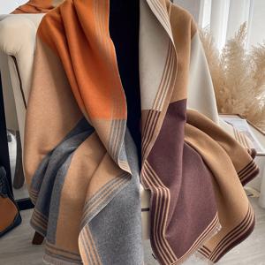 TEMU 플러스 사이즈 - 여성용 플러스 사이즈 두꺼운 가을/겨울 스카프, 스타일리시한 컬러 블록 디자인 및 다양한 착용 방식, 코트 및 숄에 적합.