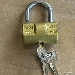 TEMU 3개의 열쇠가 포함된 헤비듀티 금속 자물쇠, 방수 및 해머 저항 디자인, 스프링 메커니즘, 골든 마감 - 안전한 보관 및 고보안 애플리케이션에 이상적