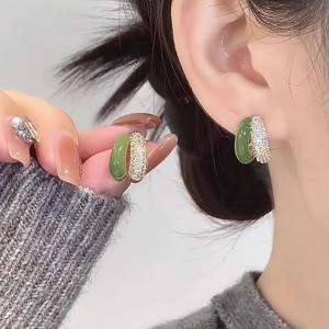 TEMU 1쌍 프렌치 빈티지 그린 C형 더블 에나멜 & 세팅 합성 지르코니아 이어 스터드 - 레트로 오일 펄 그린 크랙 여성용, 데일리 웨어 & 리조트 스타일, 사계절 우아함