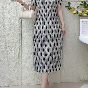 TEMU 여성용 우아한 반팔 주름 미디 드레스 - 신축성 있는 하이웨이스트 A라인 컷과 전체 프린트, 크루 넥, 세탁기 사용 가능, 캐주얼 또는 야외 행사에 적합, 짧은 소매 드레스, 고탄력 원단