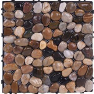 TEMU 발코니에 돌 바닥이 있는 야외 욕실 리모델링, 항염성 자가 포장 및 스플라이싱 바닥재가 특징인 정원 테라스.