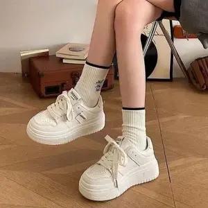 [하프클럽/]여성 키높이 베스트 통굽 심플 스니커즈 운동화 데일