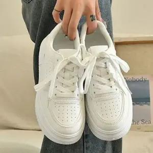 [하프클럽/]신상 여성 베스트 키높이 심플 스니커즈 운동화 통굽