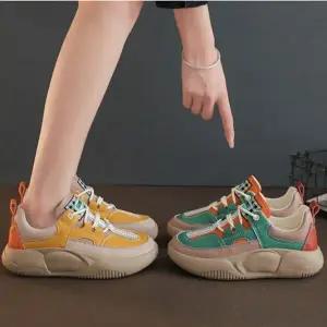 [하프클럽/]키높이 데이 여성 4CM 기본 통굽 투톤 배색 스니커즈