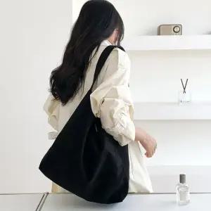 여성 스웨이드 빅 숄더백 쎄무 가방 블랙 (WFK4397)