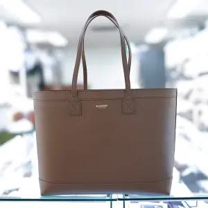 버버리 라지 사이즈 숄더백 80845981 런던 가죽 브라운 쇼퍼백 여성 명품백