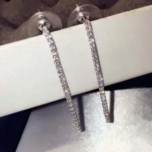 다이아 테니스큐빅 롱 드롭 귀걸이 화이트 여성귀걸이 드롭귀걸이 큐빅귀걸이 하객패션 귀걸이선물