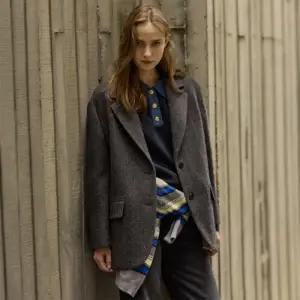 [롯데백화점]코데즈컴바인 헤링본 패턴 테일러 자켓 CKD-JK502WA