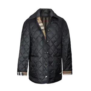버버리 달리 다이아몬드 퀼팅 자켓 블랙 DARLY 80914431 80841941