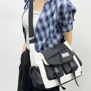 학생 메신저백 버클 가방 크로스 아이보리블랙 (WFK43CY)