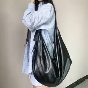 LND 로아비 여성 빅 숄더백 만두백 크로스백 PU 보부 (WFJ54OR)