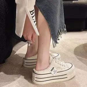 여성 2컬러 스마일 스티치 키높이 뮬스니커즈화 단화 (WFJ73Z2)