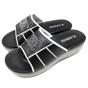 고품질 SP628 택1 블랙 여성 슬리퍼 (WFJRNRD)