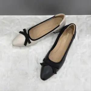 [탠디]여성 리본장식 펌프스 X2HS42PZ034 IVORY BLACK 3DC JJ