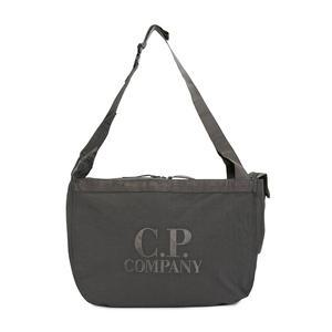 CP컴퍼니 남성 크로스백 18CMAC227A 110188G 935