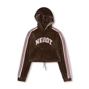 [롯데백화점]널디 여성 벨벳 아치 로고 크롭 풀오버 후드티 PNEF24HD09